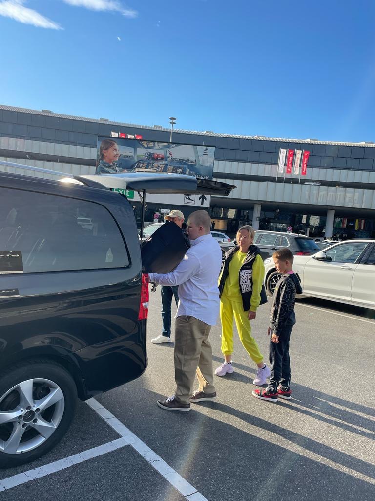 Airport Transfer Switzerland — Трансфер из аэропорта Женевы в Тинь-ле-Бревьер
