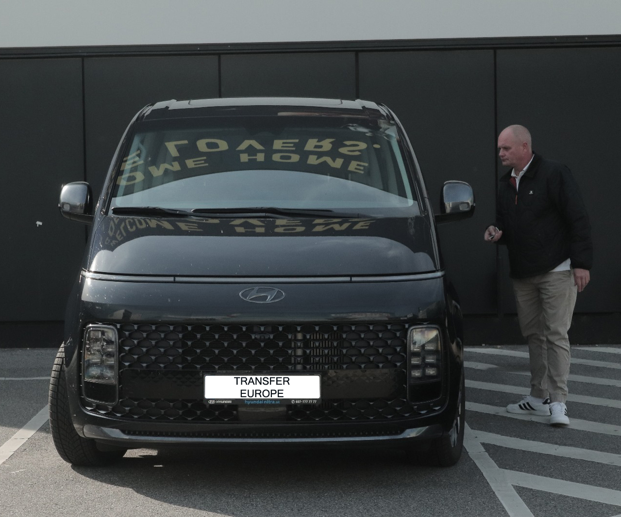 Hire a Chauffeur in Milan – Premium & Business Class Vehicles