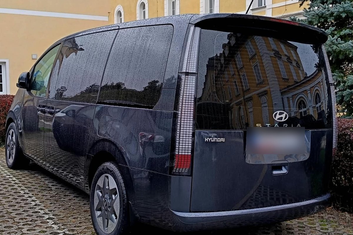 Private transfer from Bratislava Airport – Transfer Europe minivan